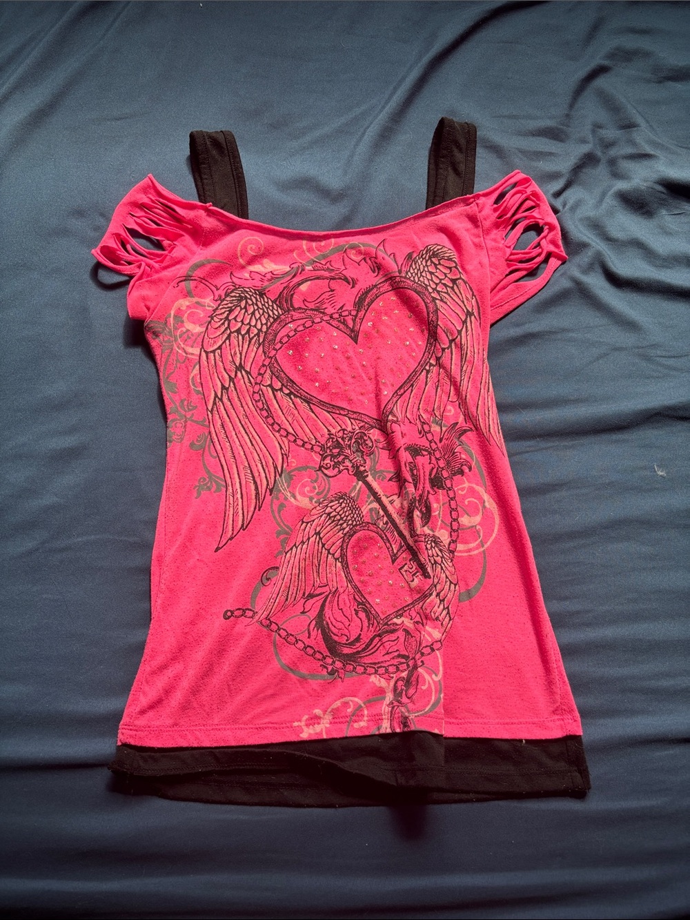 Y2K Women’s Hot Pink Graphic Cold-Shoulder Tank Top/T-shirt